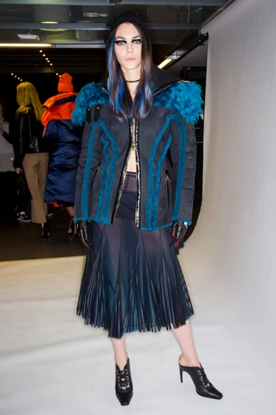 Look 19